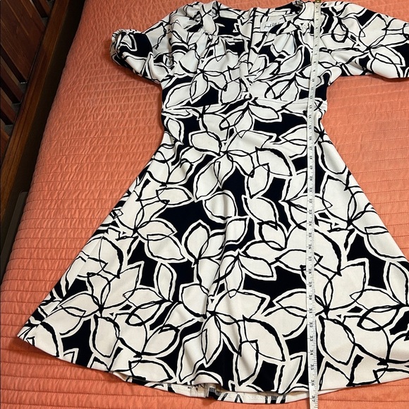 Joseph Ribkoff Dark Midnight Navy and White Leaf Print Midi Dress size 4 - Picture 12 of 15